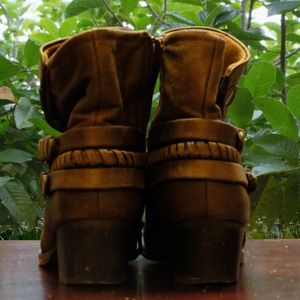 BareTraps Shoes - Brush Brown Winsom Zip-up Boots (6) BareTraps Shoes - Brush Brown Winsom Zip-up Boots (6)